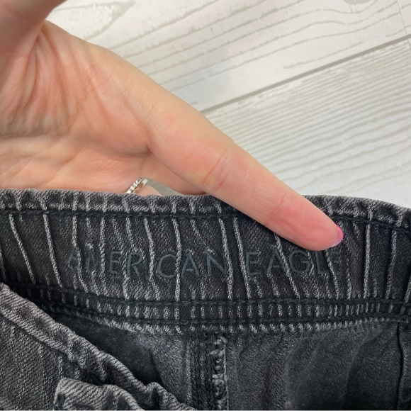 American Eagle Black Denim Mom Shorts Size 6 - Picture 5 of 8